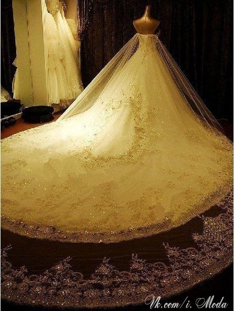 Невероятно красивое свадебное платье