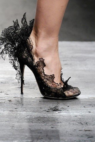 lace shoes