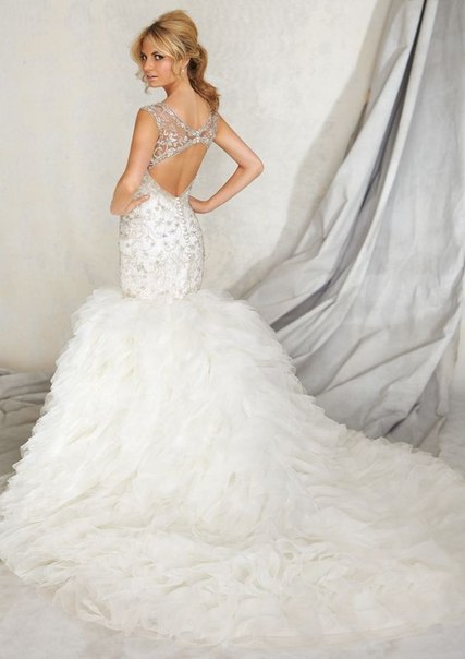Лучшие свадебные платья 2012 года. Часть 2