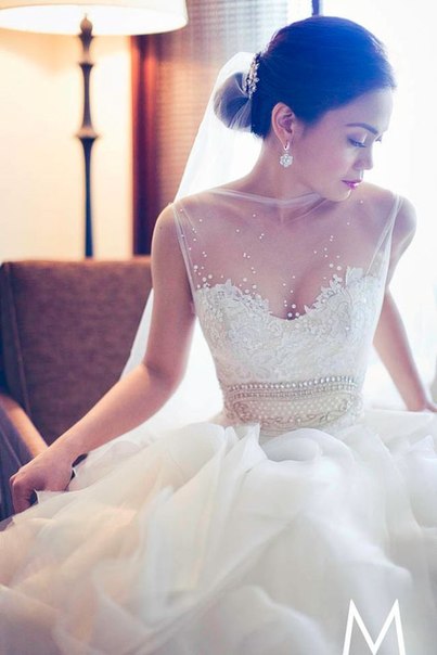 Лучшие свадебные платья 2012 года. Часть 1