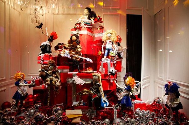 Рождественские витрины парижских магазинов