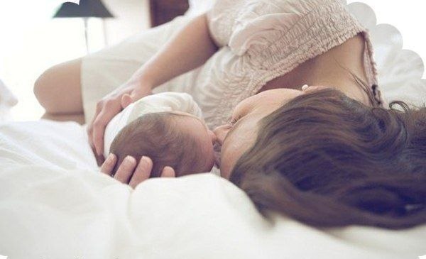 До беременности я спала на животе! Во время беременности — на боку! После рождения ребенка могу спать даже стоя!