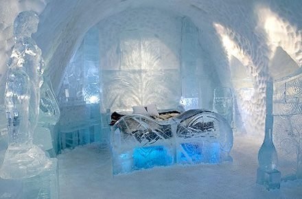 Номер для молодоженов в необычном отеле в Швеции - в нем все сделано изо льда.