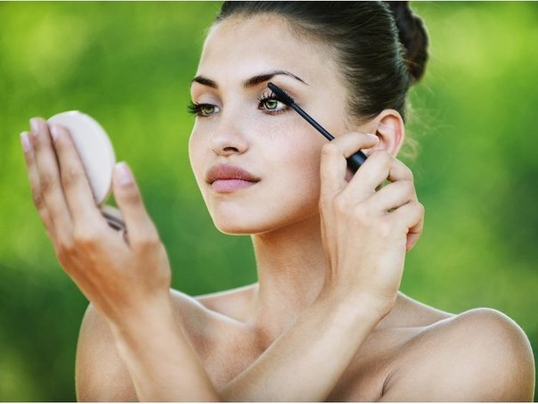 Экспресс-макияж за 5 минут: как накраситься, если опаздываешь на работу?