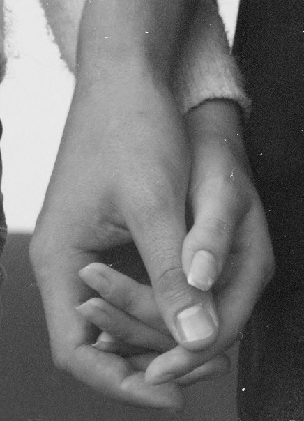 Когда держишь за руку любимого человек 