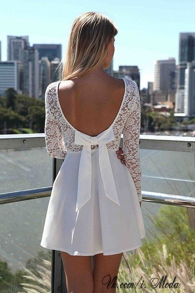 Маленькое белое платье