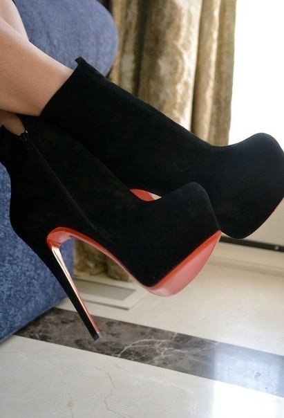 Туфли.. обожаю их..)