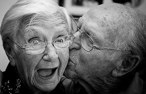 Я хочу, чтобы именно ты через 50 лет так же целовал меня каждое утро.©