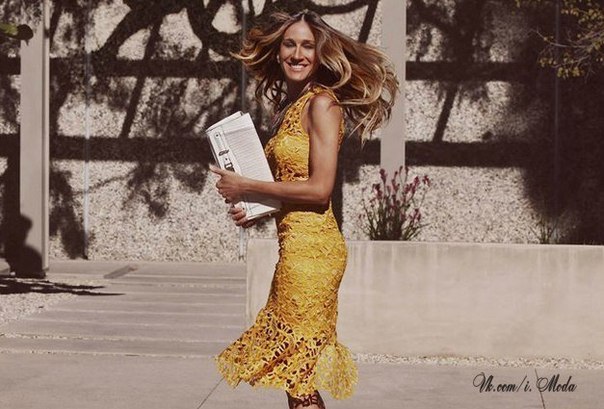 Икона стиля - американская актриса Сара Джессика Паркер представила коллекцию модной одежды и аксессуаров для известного бренда Maria Valentina  на весенне-летний сезон 2014.  