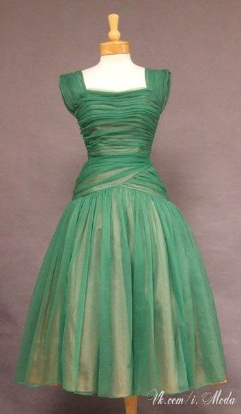 Зеленые винтажные платья