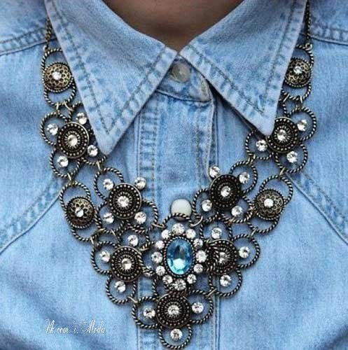 Как носить ожерелья с рубашкой