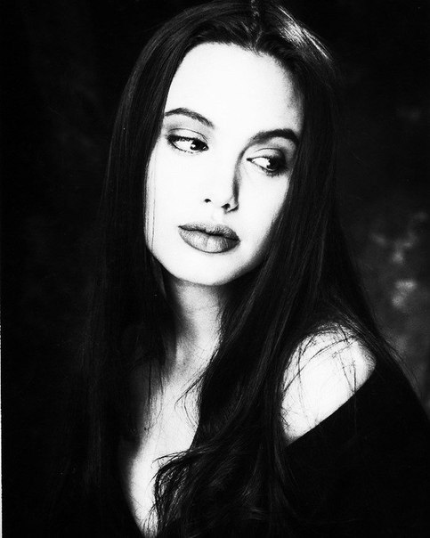 Анджелина Джоли в 16 лет