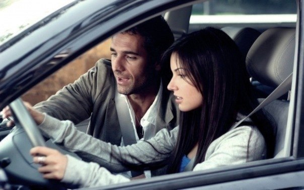 Если парень разрешил сесть девушке за руль своей машины - 100% он ее любит.