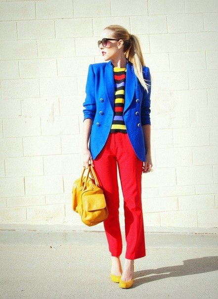 Учимся красиво комбинировать цвета в одежде: red + blue