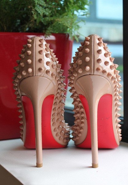 Женская мудрость: если эти туфли тебе очень нравятся, то уже практически не важно, какого они размера.